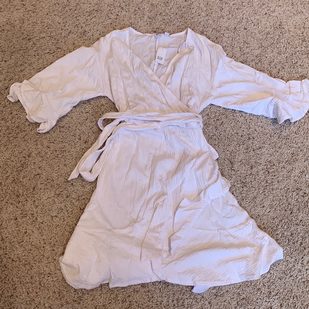NWT Woman’s GAP white dress